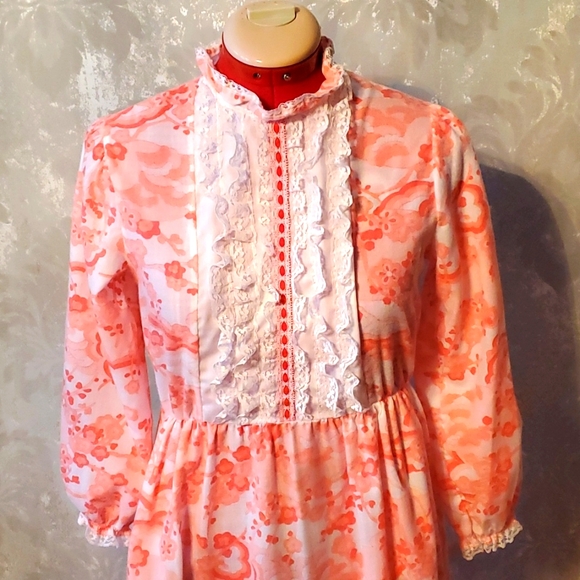 Vintage Her Majesty floral nightgown - Picture 3 of 17